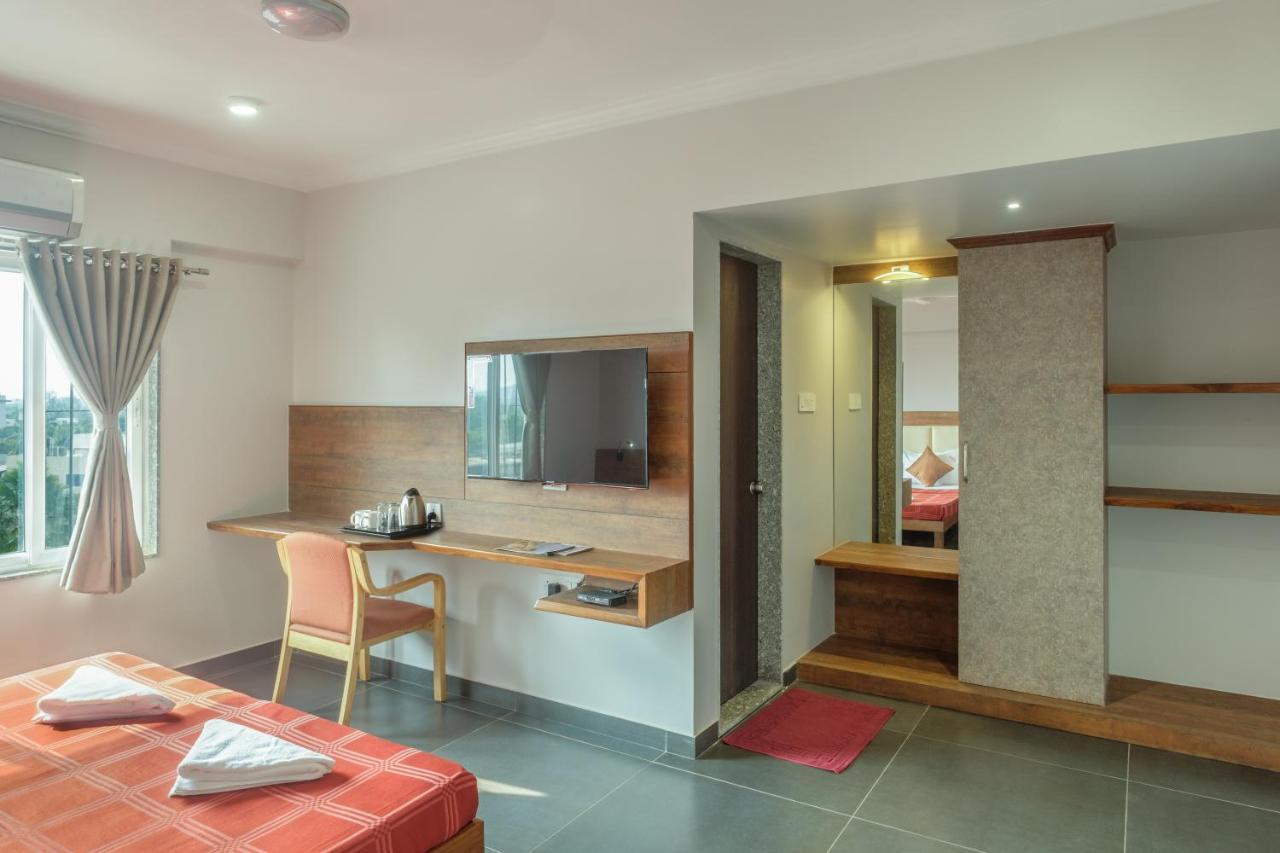 Hotel Opal Kolhapur Luaran gambar